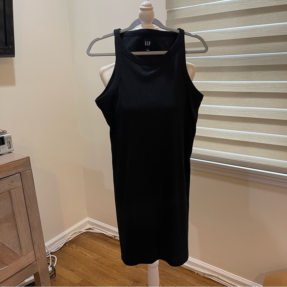 Black ribbed GAP dress